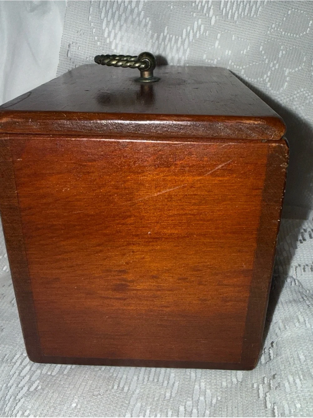 Wooden Recipe Box with Brass Knob With Recipe Cards